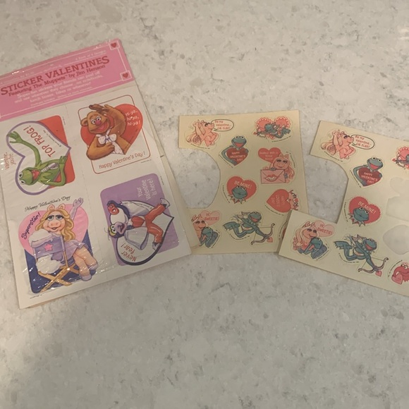 Vintage assortment of Muppet Holiday Posters and stickers. - Picture 8 of 11